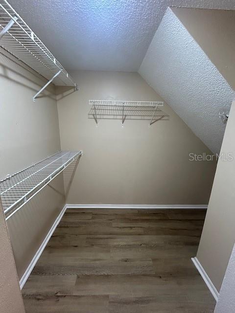 Building Photo - 564 Albany Pl