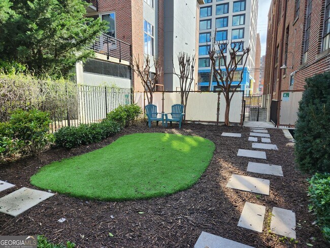Building Photo - 650 Glen Iris Dr NE