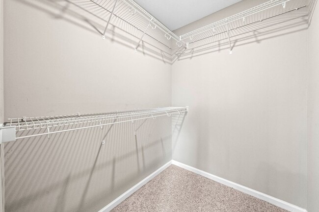 Building Photo - Dog Friendly Three Bedroom!