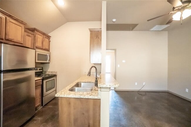 Building Photo - 663 West Tarleton-