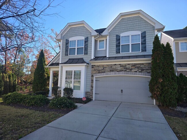 Building Photo - Bright & Beautiful Carriage House with Flexible 4-Bedroom Layout!