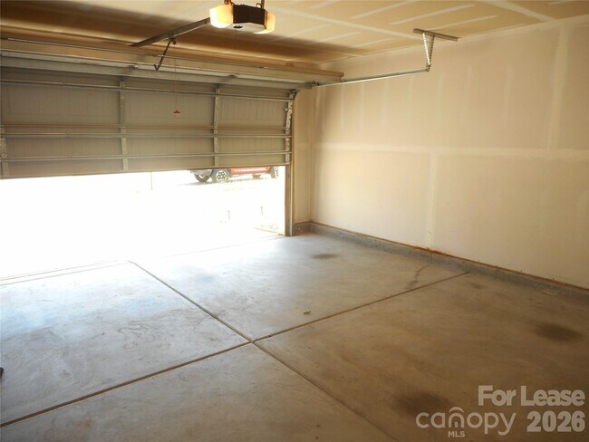 Building Photo - 7156 Pitzer Dr