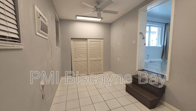 Building Photo - 7380 SW 35th St