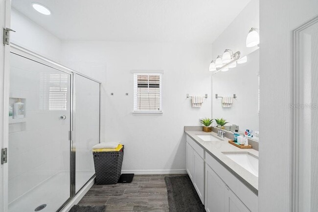 Building Photo - 15036 Willow Arbor Cir