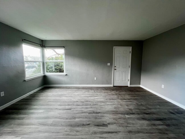 Building Photo - Non-refundable fee & security deposit total: $1275.00