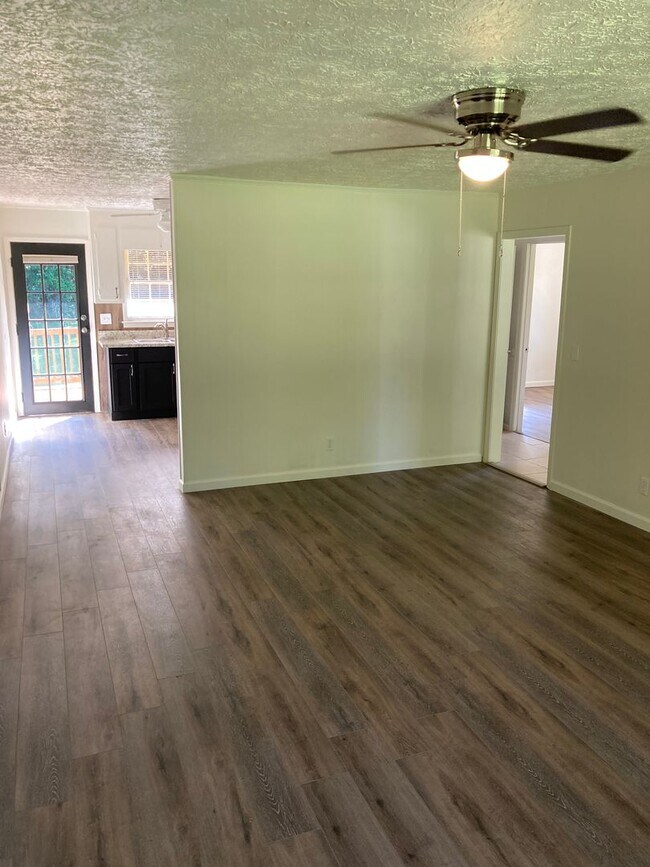 Building Photo - 3473/3475 Wax Rd.