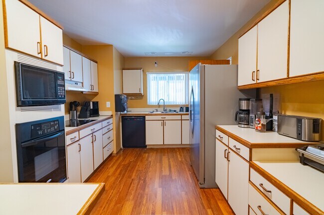 Building Photo - 5001 54th St