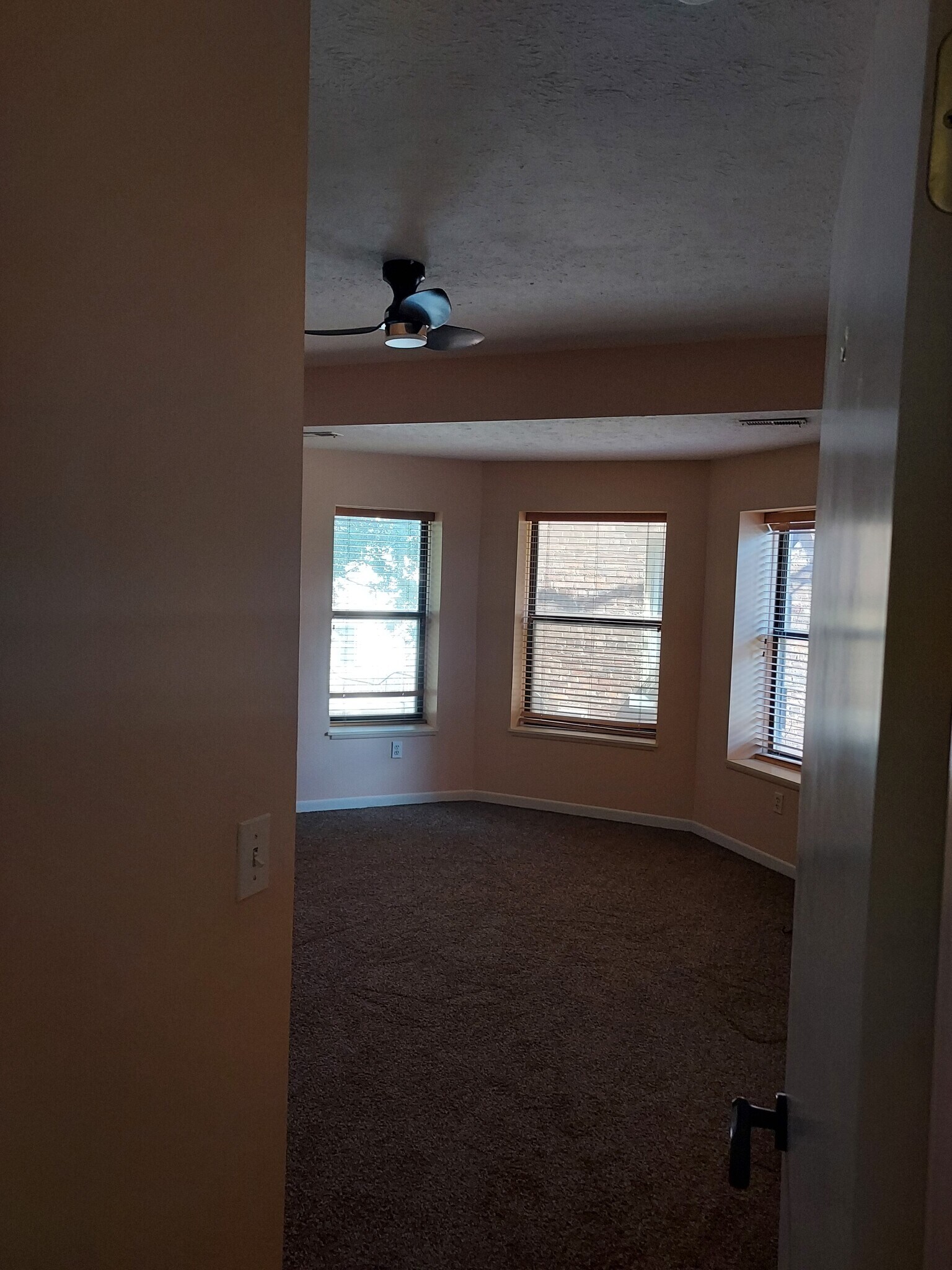 Building Photo - 11014 Detroit Ave