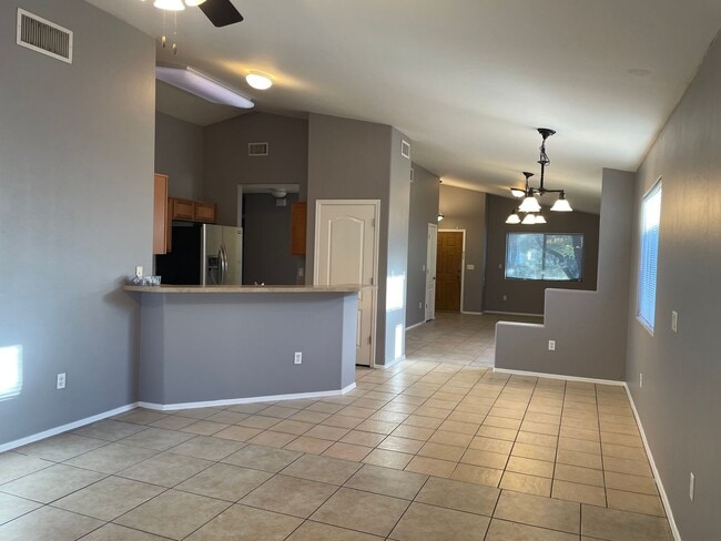 Building Photo - Lovely 4 Bedroom 2 Bath Home!