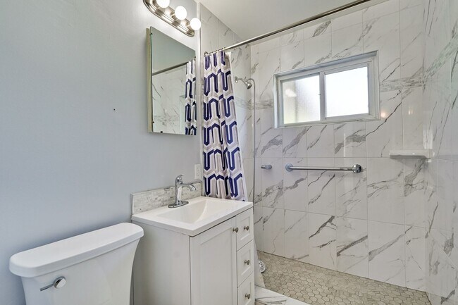 Building Photo - Remodeled 3-bedroom 1 bath