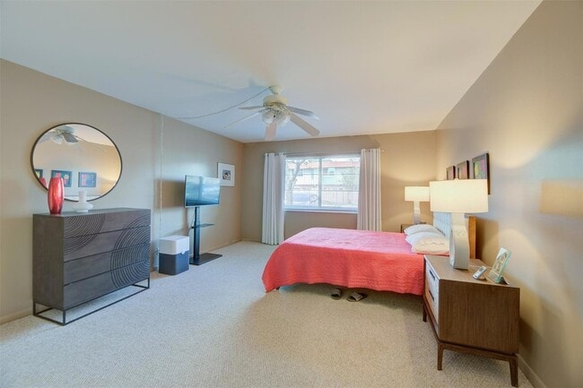 Building Photo - 1950 N Andrews Ave