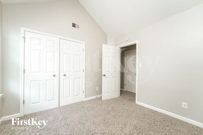 Building Photo - 6388 Phillips Ct