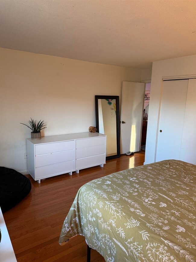 Building Photo - 3 Lancelot Court