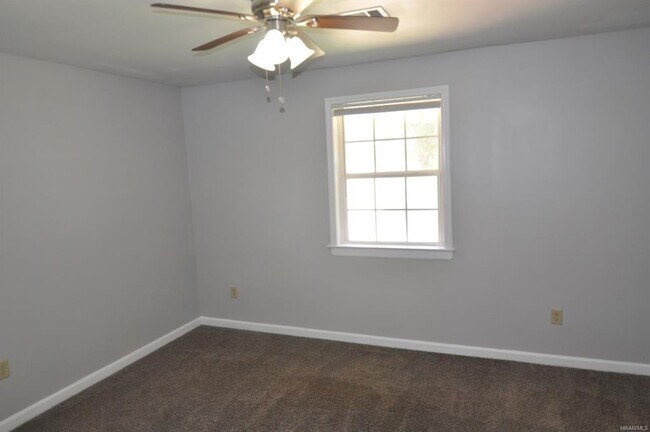 Building Photo - 716 W Edgemont Ave