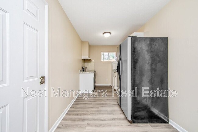 Building Photo - 4305 Rosehill Rd