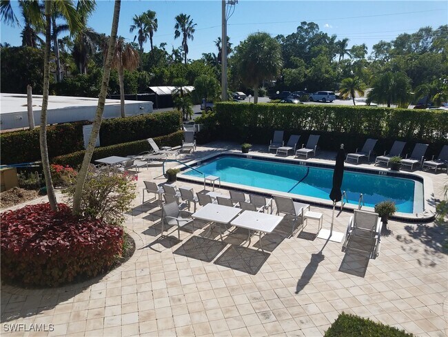 Building Photo - 216 Banyan Blvd