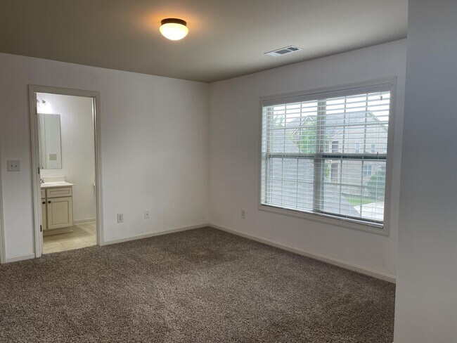 Building Photo - 765 Westmoreland Ln NE