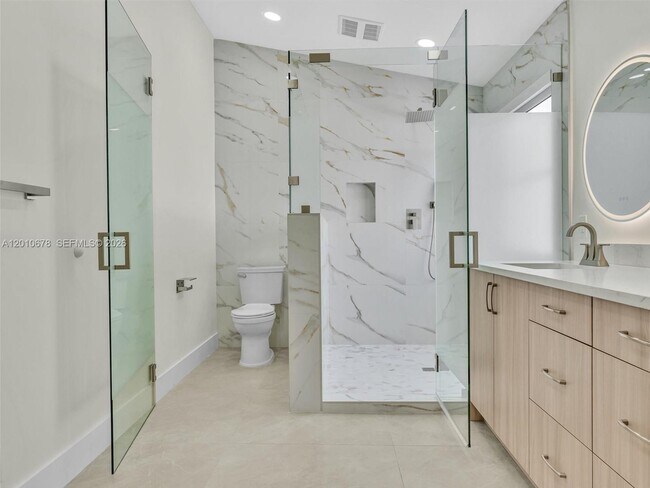 Building Photo - 3863 SW 53rd Pl