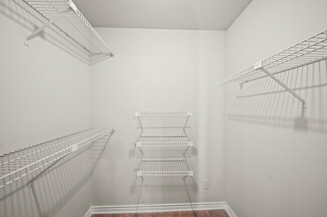 Building Photo - 12905 Woodforest Blvd