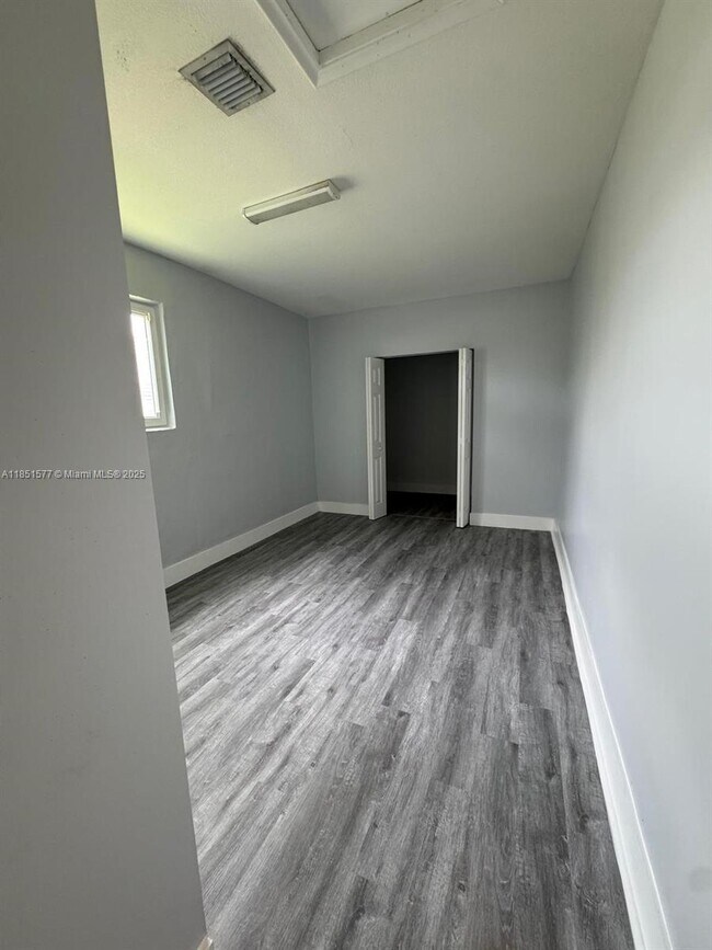 Building Photo - 11500 NW 39th St
