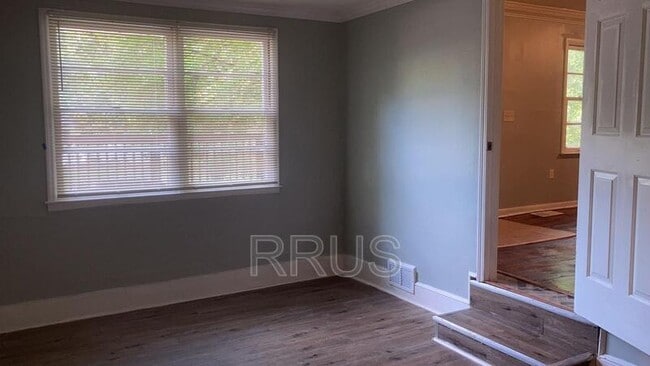 Building Photo - 2364 Brackett St SW