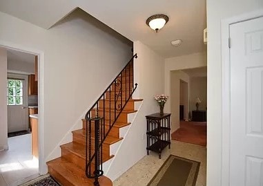 Building Photo - 386 W Valley Forge Rd