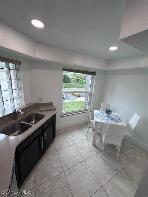 Building Photo - 9828 Luna Cir