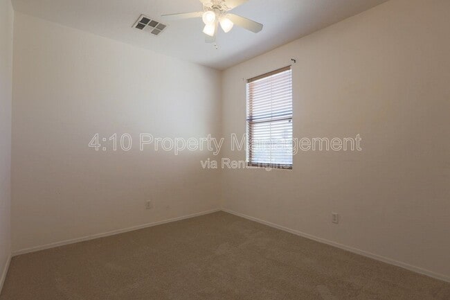 Building Photo - 2644 E Chester Dr