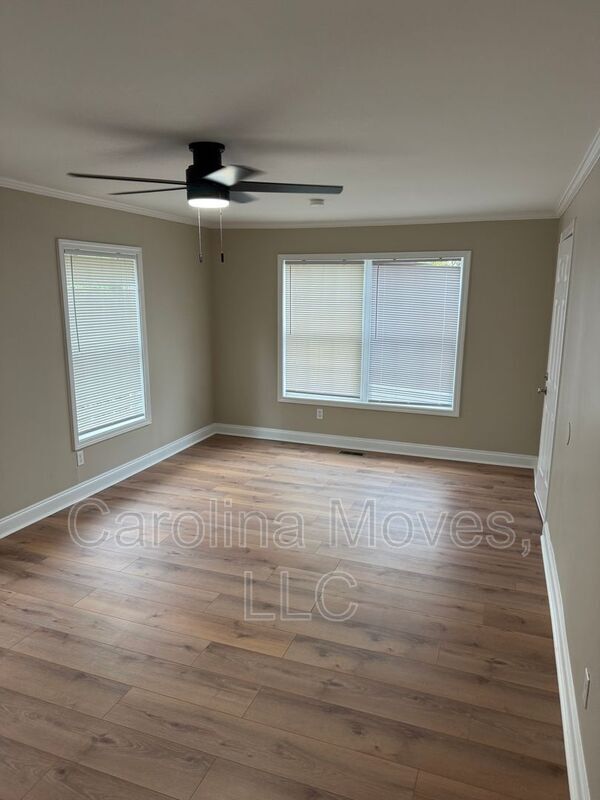 Building Photo - 105 Francis Ave