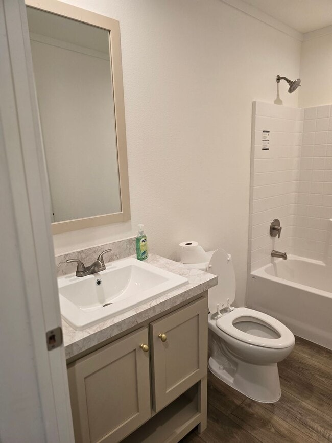 Building Photo - 3 bed 2 bath  Family Home for Rent in Gran...