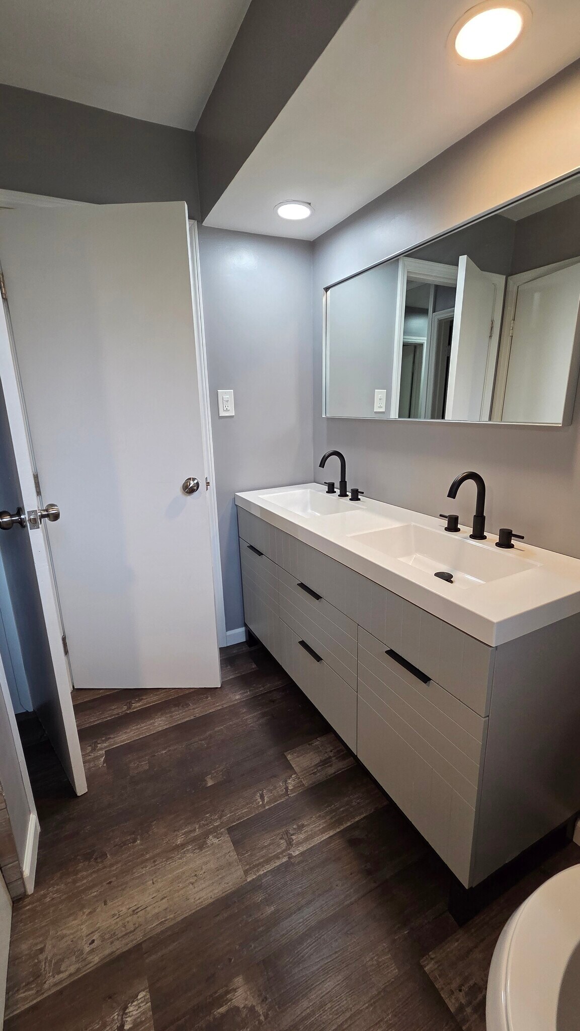 Building Photo - 1380 Catalpa Dr
