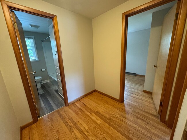 Building Photo - 326 Elm Dr