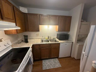 Kitchen - 636 Dundee Ln