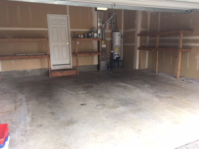 Building Photo - PRELEASING: 3 bed/2 bath House off Samish ...
