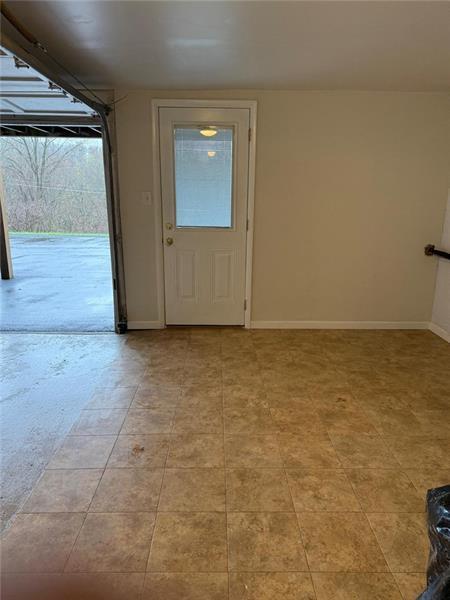 Building Photo - 208 Countryside Dr