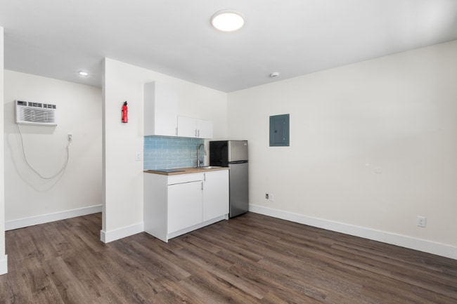 Building Photo - 901 N Gaskill St