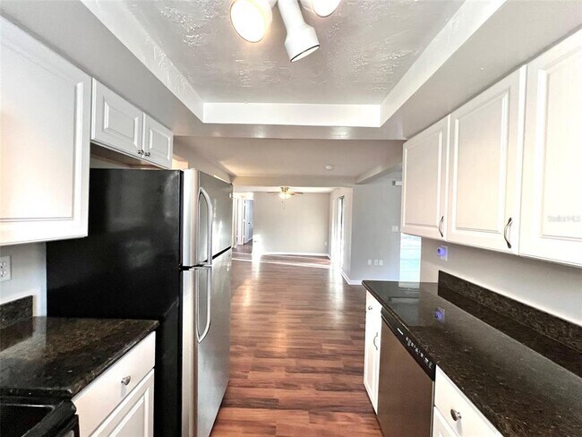 Building Photo - 8931 Ledgestone Ln