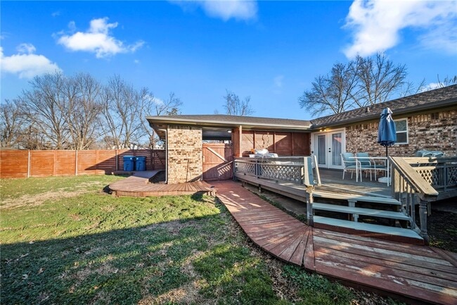 Building Photo - 1202 SW B St