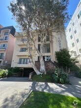 Building Exterior - 10964 Wellworth Ave