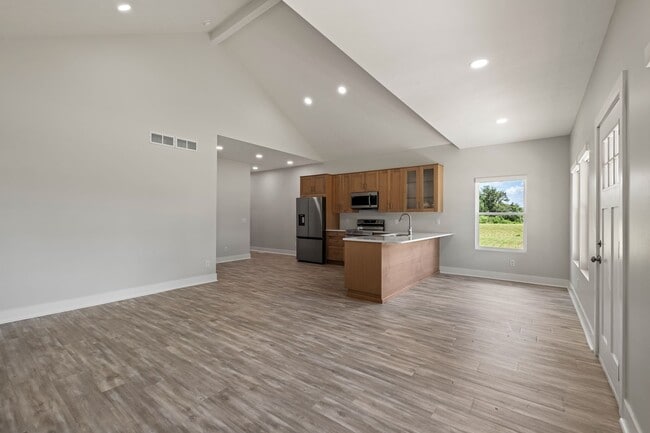 Building Photo - WELCOME HOME!