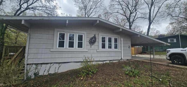 Building Photo - 2 Hope Dr