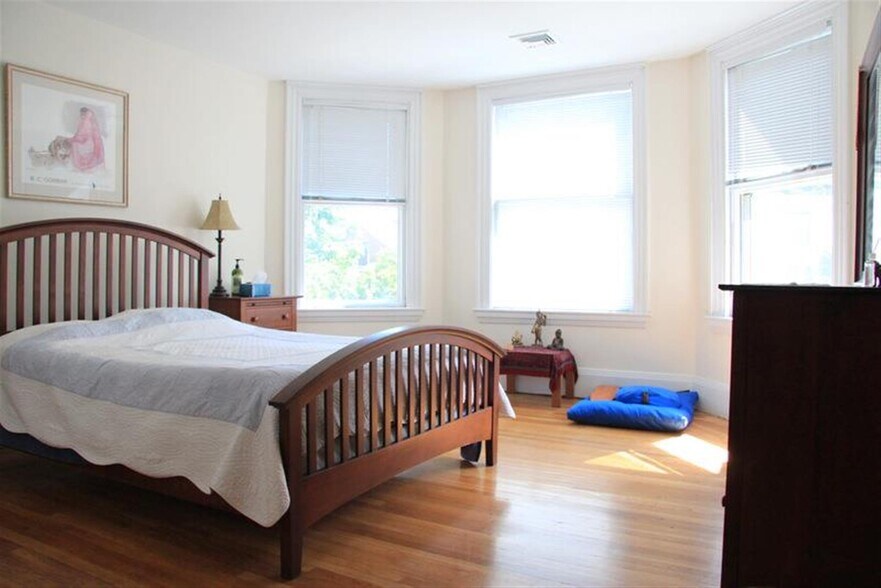 Building Photo - 20 Highland Ave