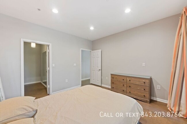 Building Photo - 1731 Chatelain Way