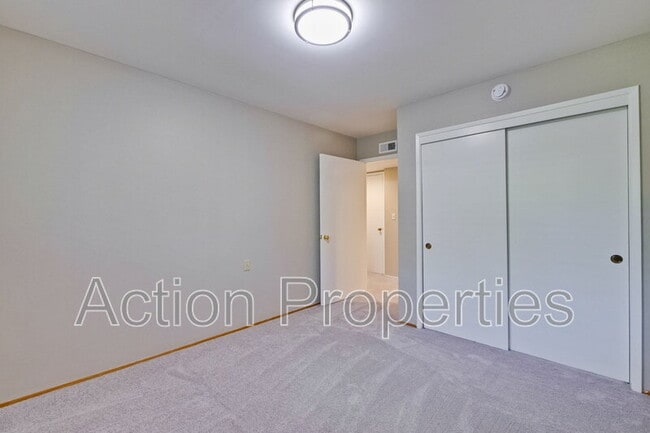 Building Photo - 14225 Lora Dr