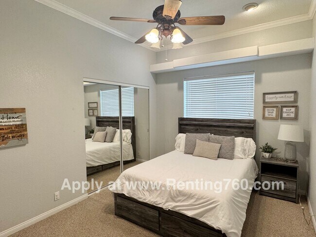 Building Photo - Incredible City Views In Western Hills Est...