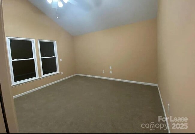 Building Photo - 519 Delburg St