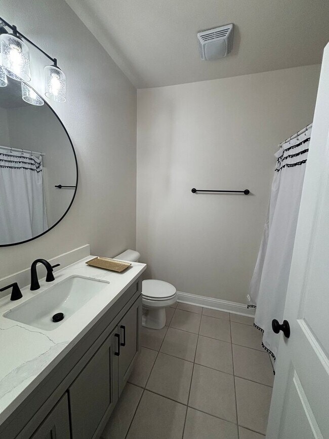 Building Photo - Beautiful 3 Bedroom home in Lucian Fields