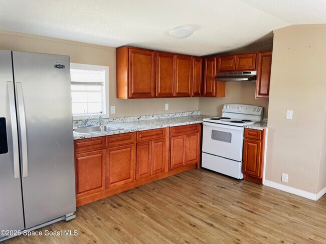 Building Photo - 2508 Chatham Way NE