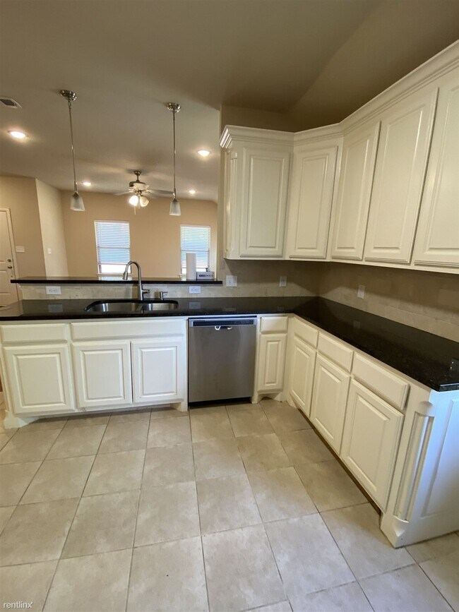 Building Photo - 3 br, 2 bath House - 1705 Carverly Drive