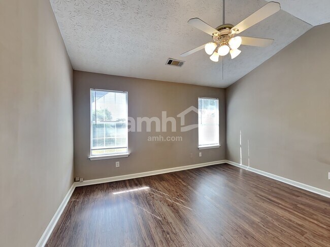 Building Photo - 1300 Wilkes Crest Dr